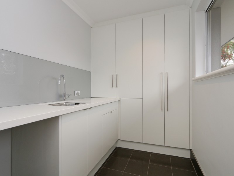 4 Boston Way, Booragoon WA 6154