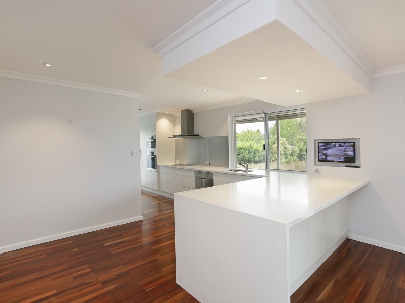 4 Boston Way, Booragoon WA 6154