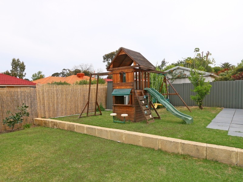 4 Boston Way, Booragoon WA 6154