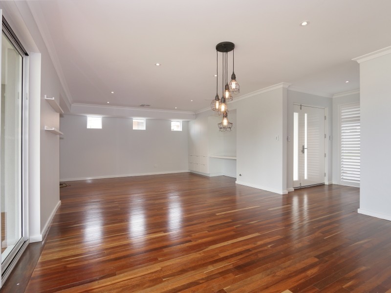 4 Boston Way, Booragoon WA 6154