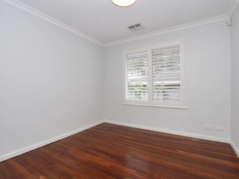 4 Boston Way, Booragoon WA 6154