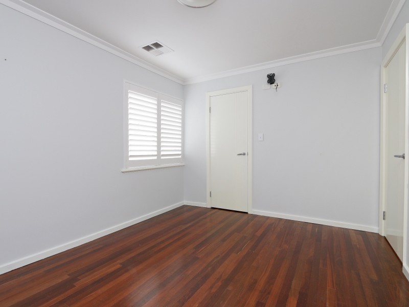 4 Boston Way, Booragoon WA 6154