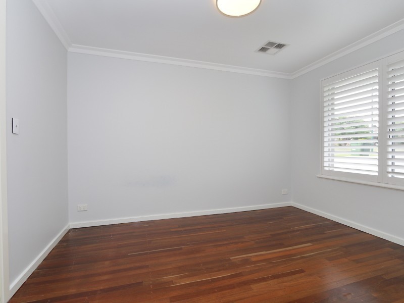 4 Boston Way, Booragoon WA 6154