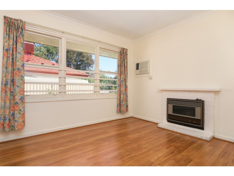 8 Beaconsfield Street, St James WA 6102