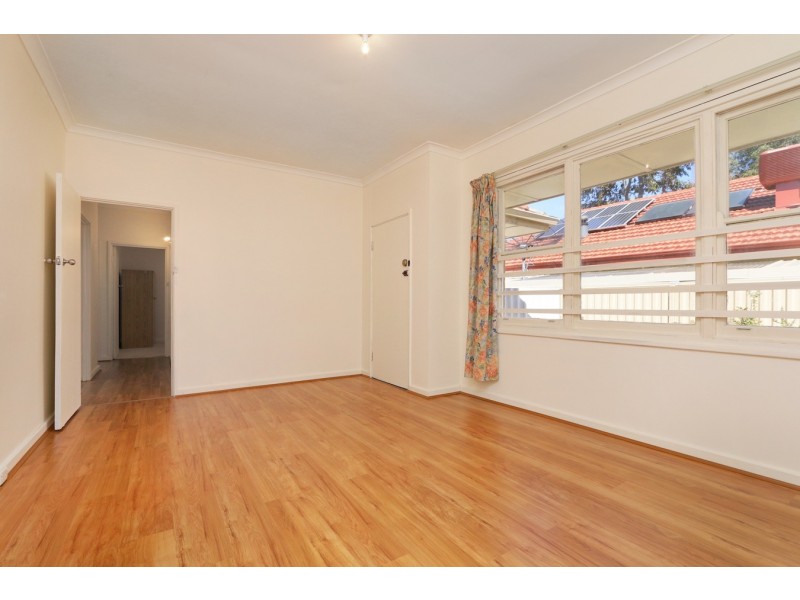 8 Beaconsfield Street, St James WA 6102