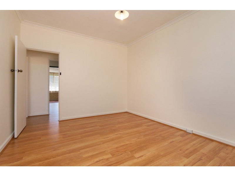 8 Beaconsfield Street, St James WA 6102