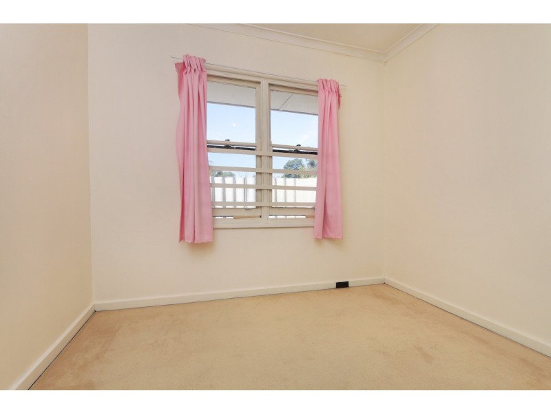 8 Beaconsfield Street, St James WA 6102