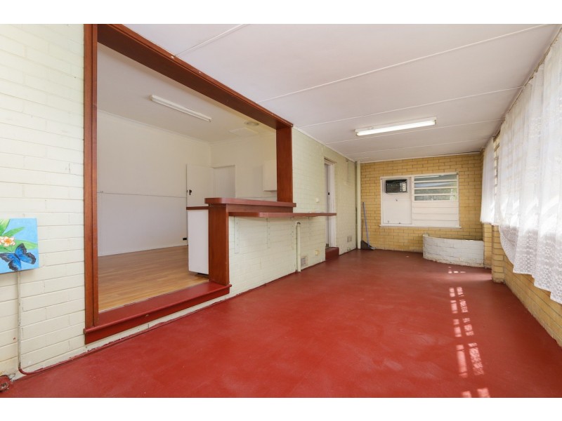 8 Beaconsfield Street, St James WA 6102