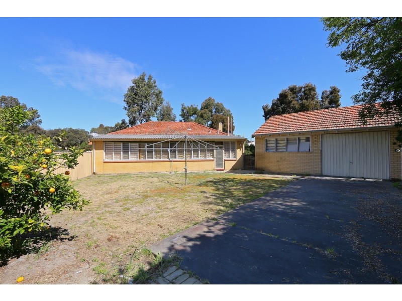 8 Beaconsfield Street, St James WA 6102
