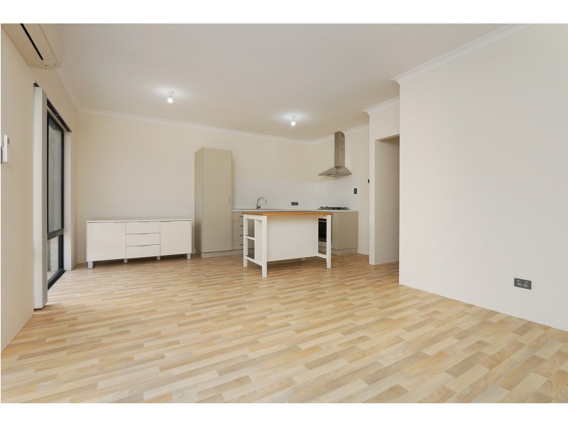 4 Telopea Way, Piara Waters WA 6112