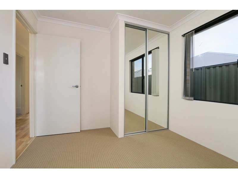 4 Telopea Way, Piara Waters WA 6112