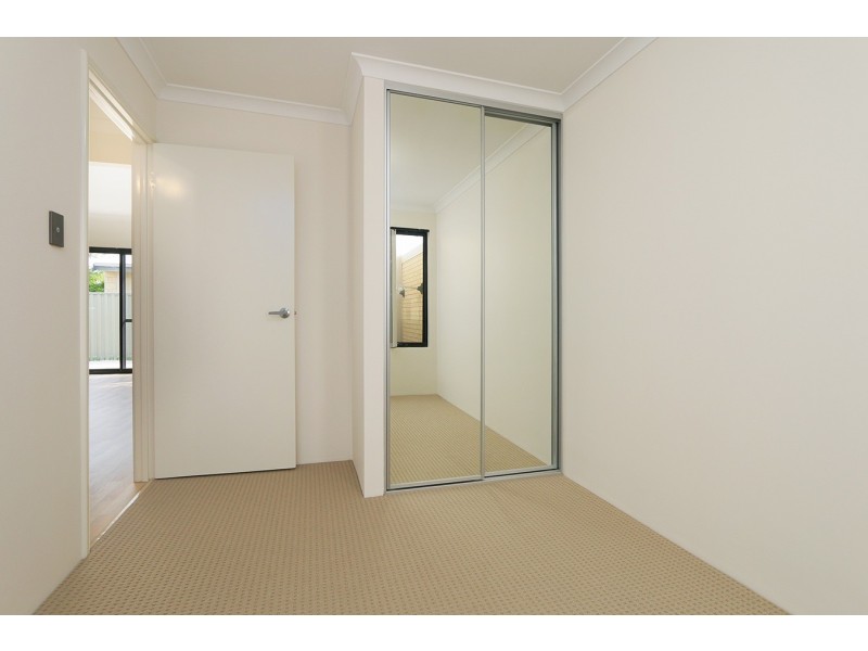 4 Telopea Way, Piara Waters WA 6112