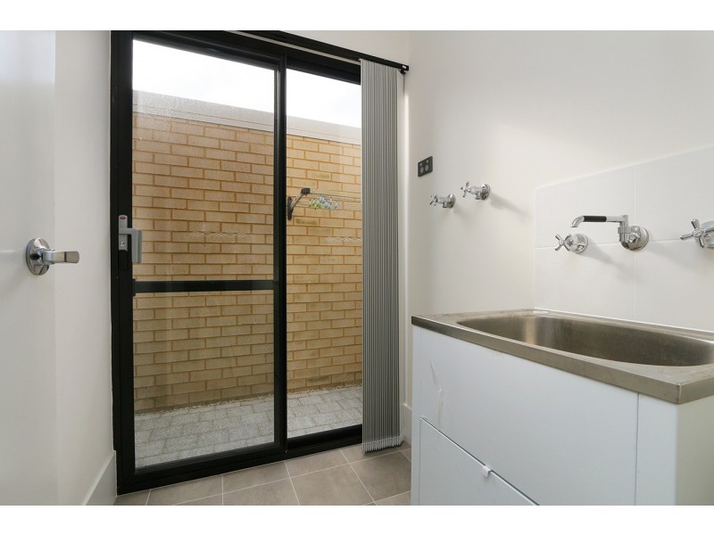 4 Telopea Way, Piara Waters WA 6112