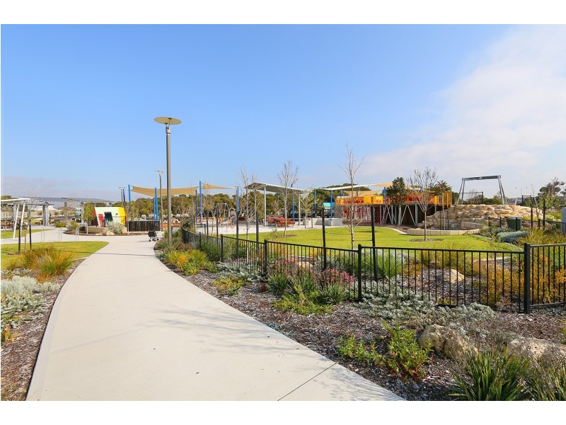 4 Telopea Way, Piara Waters WA 6112