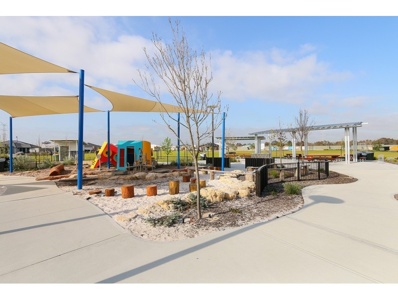 4 Telopea Way, Piara Waters WA 6112