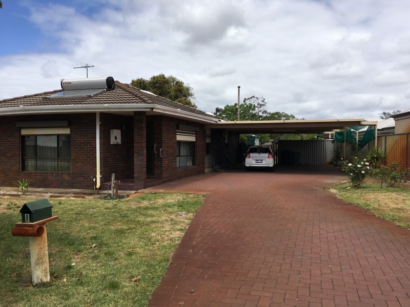 8 Longhurst Way, Queens Park WA 6107