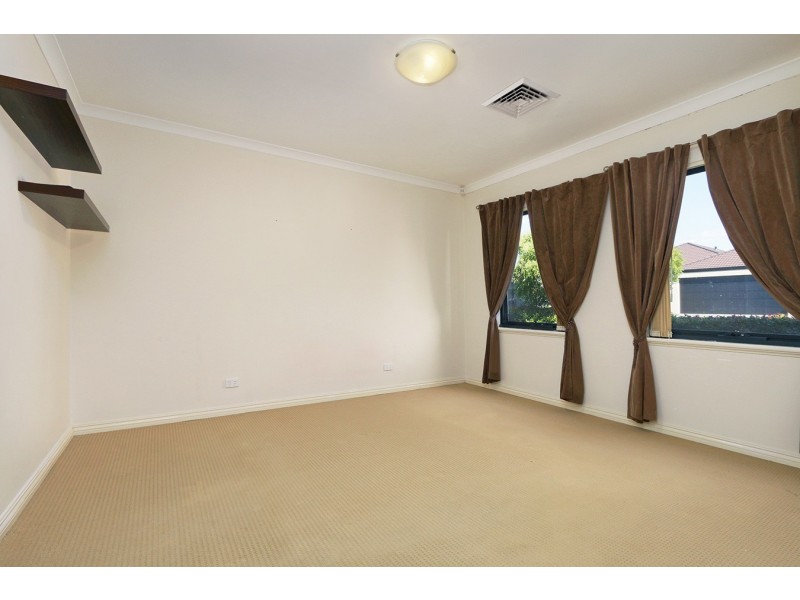 53 Kembla Circle, Madeley WA 6065