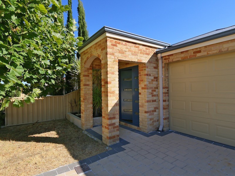 92 Amherst Road, Canning Vale WA 6155