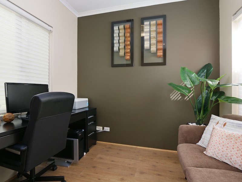 92 Amherst Road, Canning Vale WA 6155