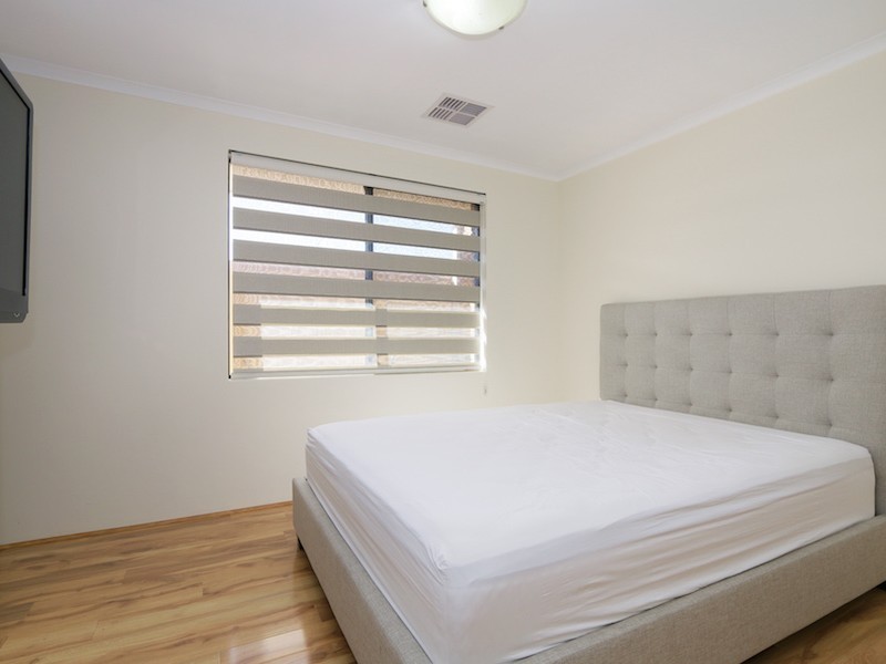 92 Amherst Road, Canning Vale WA 6155