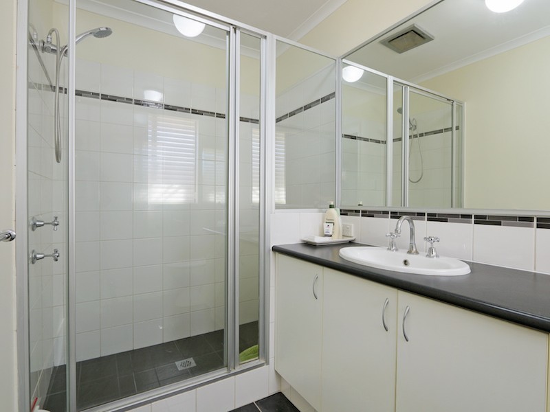 92 Amherst Road, Canning Vale WA 6155