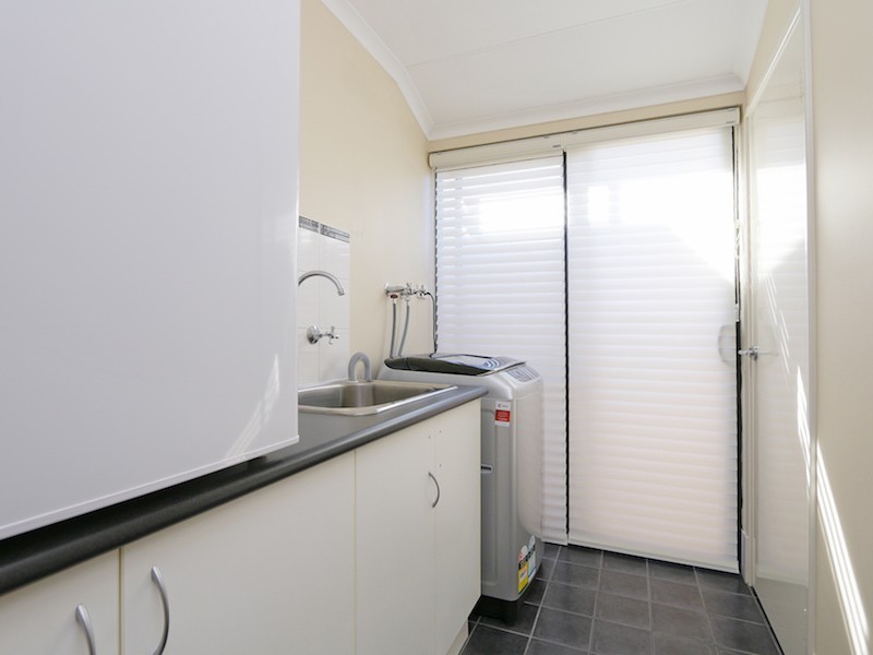 92 Amherst Road, Canning Vale WA 6155