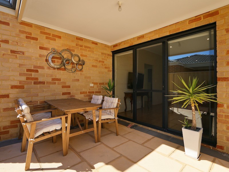 92 Amherst Road, Canning Vale WA 6155