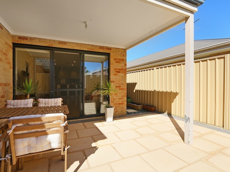 92 Amherst Road, Canning Vale WA 6155