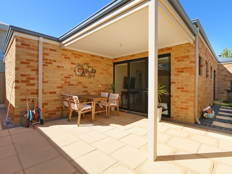 92 Amherst Road, Canning Vale WA 6155