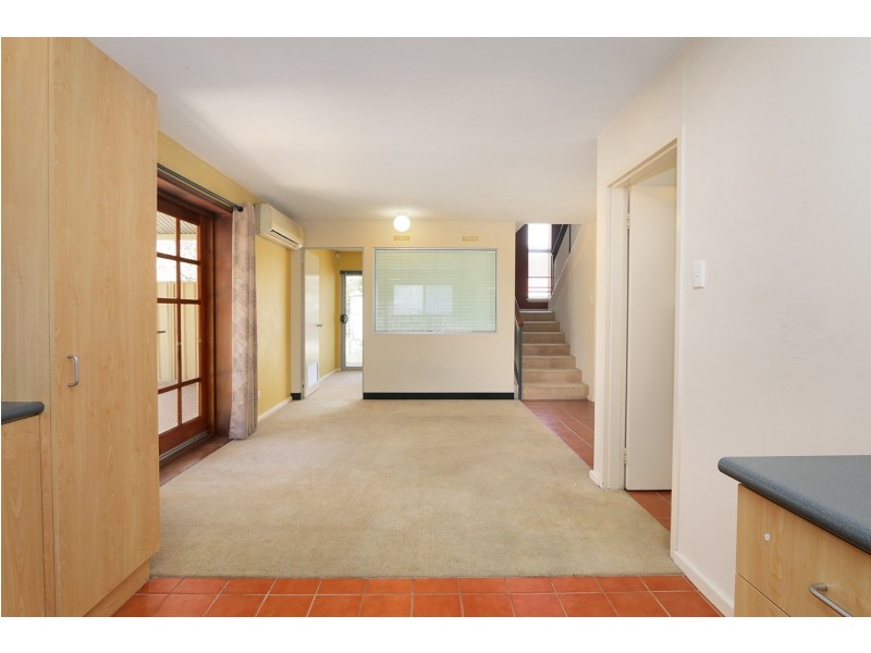 1/27 Melinga Court, Karawara WA 6152