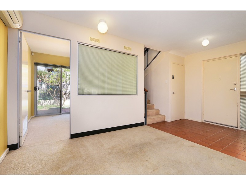 1/27 Melinga Court, Karawara WA 6152