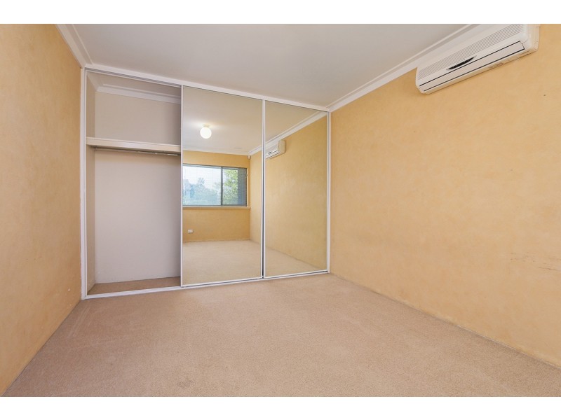 1/27 Melinga Court, Karawara WA 6152