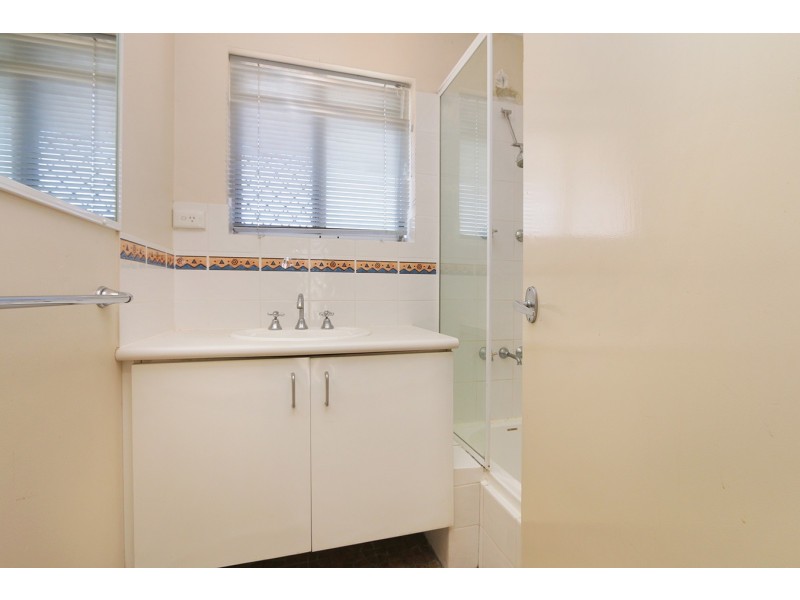 1/27 Melinga Court, Karawara WA 6152