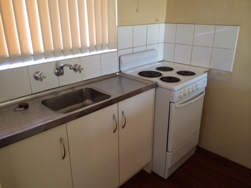 4/307 Wharf Street, Queens Park WA 6107