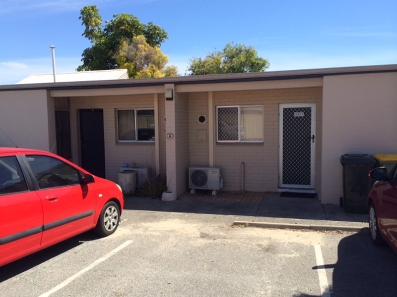 4/307 Wharf Street, Queens Park WA 6107