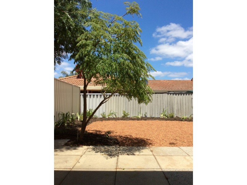 4/307 Wharf Street, Queens Park WA 6107