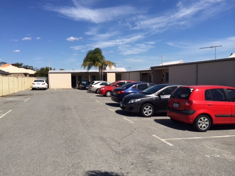 4/307 Wharf Street, Queens Park WA 6107