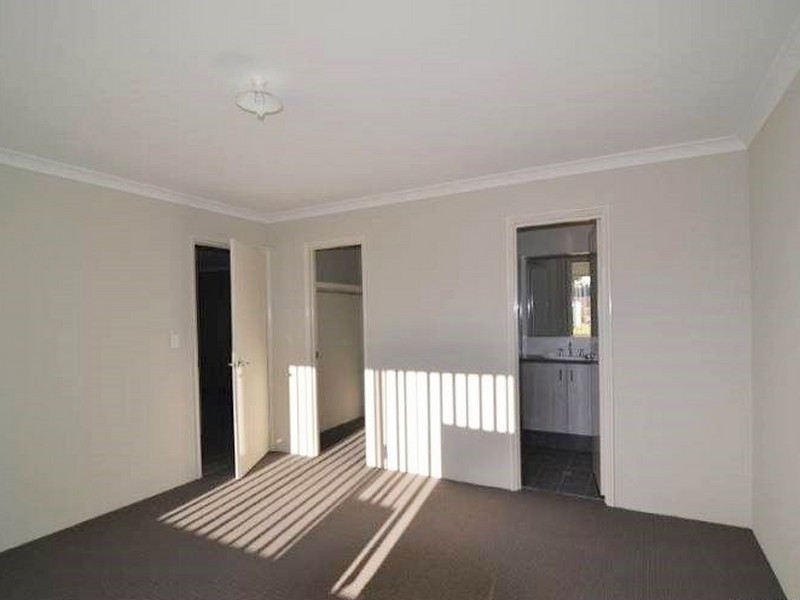 211B Wharf Street, Queens Park WA 6107