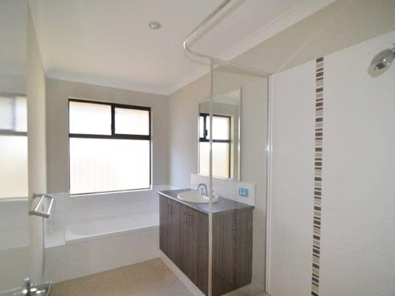 211B Wharf Street, Queens Park WA 6107