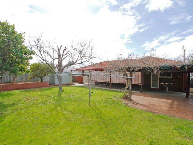 72 Davies Crescent, Kardinya WA 6163