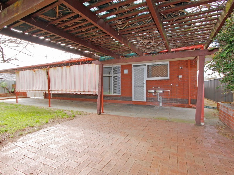 72 Davies Crescent, Kardinya WA 6163