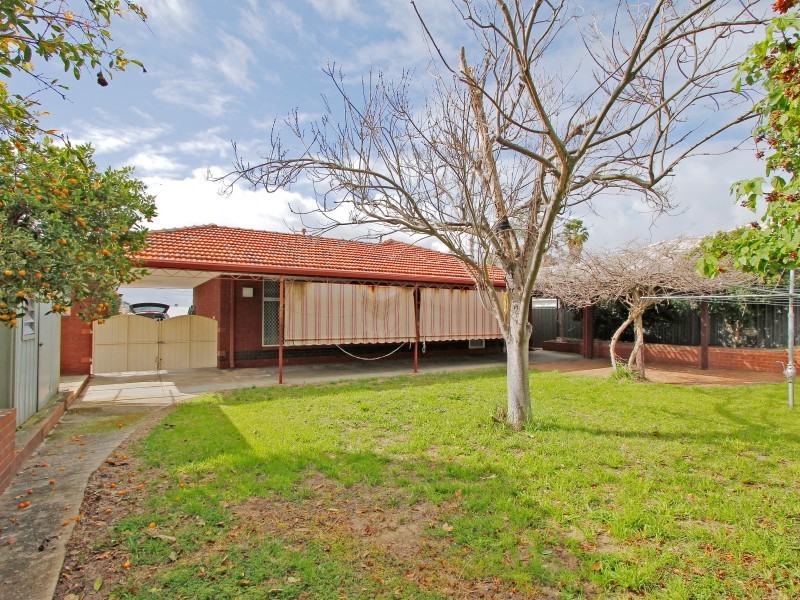 72 Davies Crescent, Kardinya WA 6163