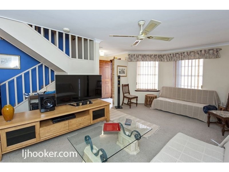 2/84 Powell Street, Joondanna WA 6060