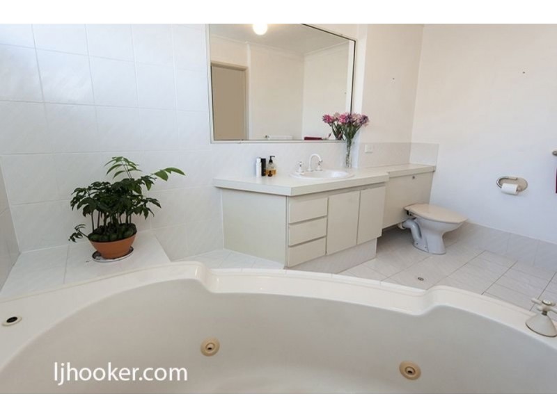 2/84 Powell Street, Joondanna WA 6060