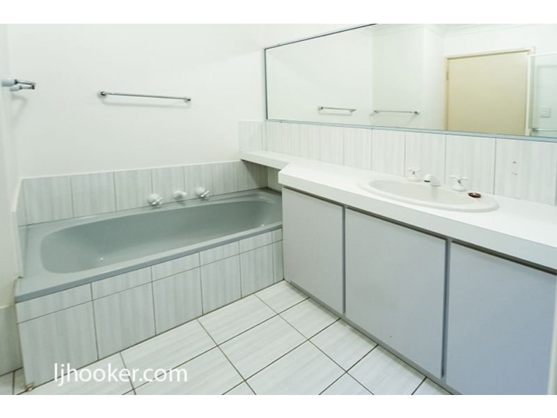 2/84 Powell Street, Joondanna WA 6060