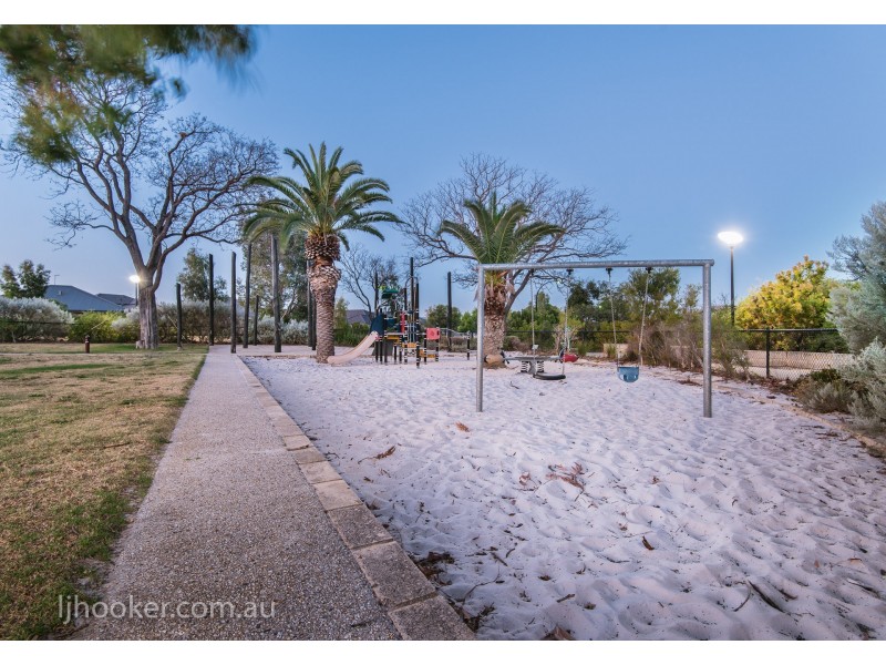 23 Serisier Parkway, Queens Park WA 6107