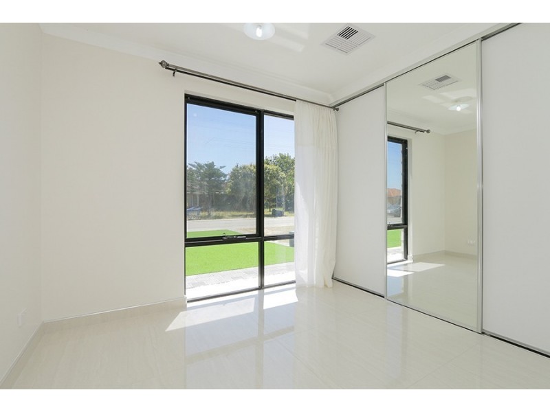 2 Carcoo Court, Beckenham WA 6107