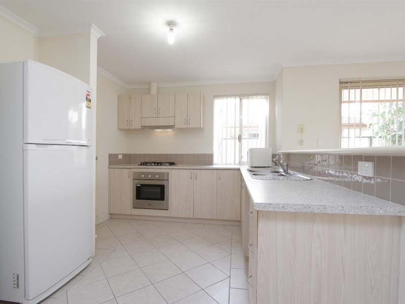 3/8 Acton Avenue, Bentley WA 6102