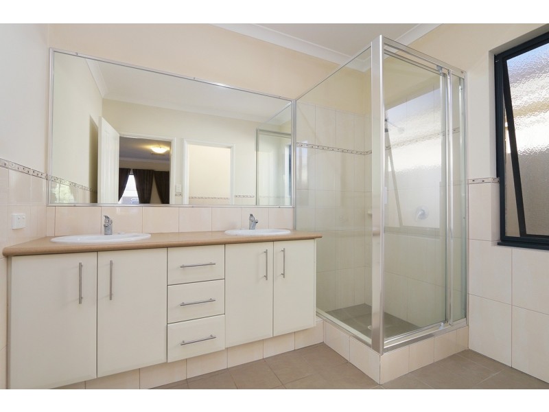 53 Kembla Circle, Madeley WA 6065