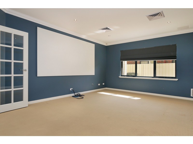 53 Kembla Circle, Madeley WA 6065